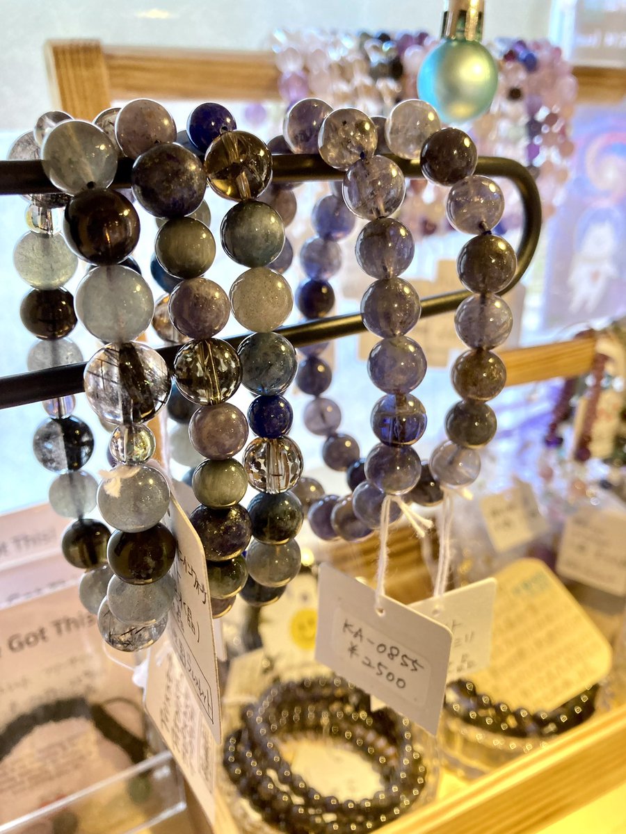 minminさんの新作です✨ @whiteclover89 デザインブレスレット