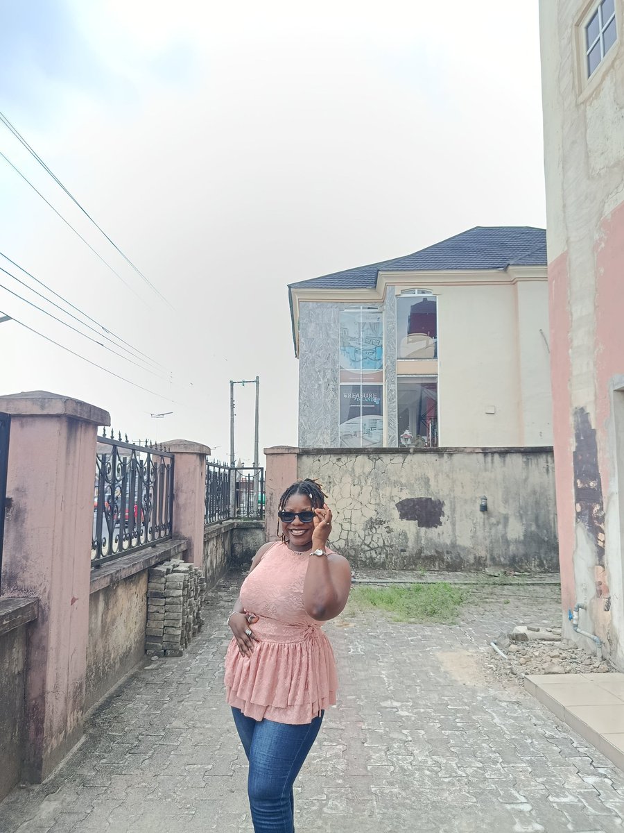 My Favourite Short Girlie💜 tweet media