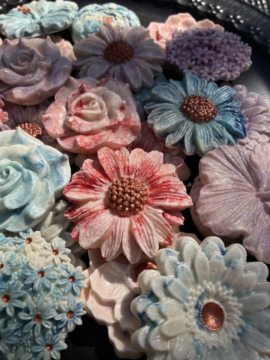 แง ไม่มีอ่าแต่ถึงไม่มีก็วาดได้เพนท์ได้งับ จบงานที่ขนม 😔✌️