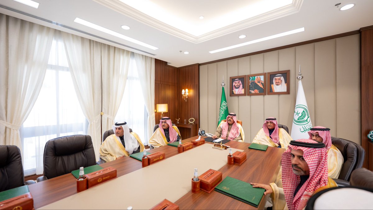 emara_hail's tweet image. سمو #أمير_منطقة_حائل يدشّن عدداً من المشروعات التعليمية بتكلفة (124) مليون ريال لتعزيز البنية المدرسية في المنطقة بحضور معالي وزير التعليم أ.يوسف البنيان ووكيل الإمارة ورئيس جامعة حائل ومدير عام التعليم ونائب الرئيس التنفيذي للمكتب الإقليمي بالقطاع الشمالي لشركة تطوير للمباني.