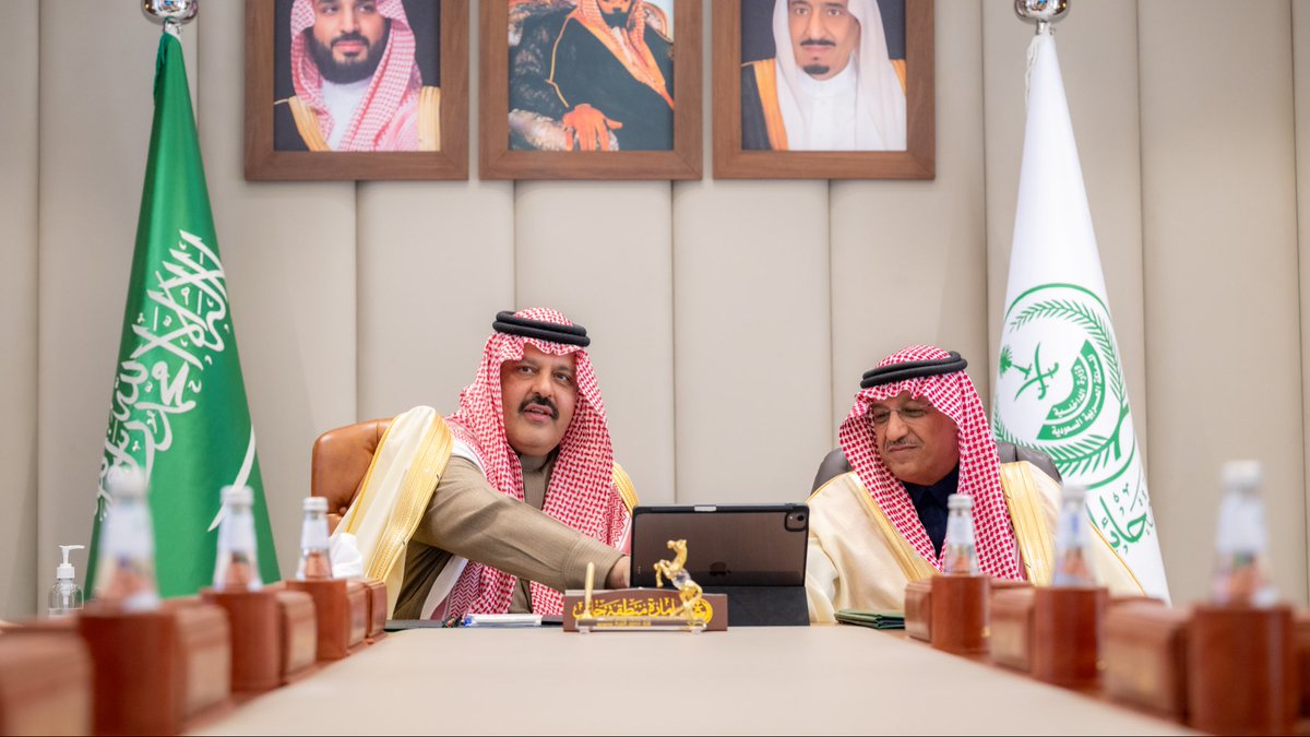 emara_hail's tweet image. سمو #أمير_منطقة_حائل يدشّن عدداً من المشروعات التعليمية بتكلفة (124) مليون ريال لتعزيز البنية المدرسية في المنطقة بحضور معالي وزير التعليم أ.يوسف البنيان ووكيل الإمارة ورئيس جامعة حائل ومدير عام التعليم ونائب الرئيس التنفيذي للمكتب الإقليمي بالقطاع الشمالي لشركة تطوير للمباني.