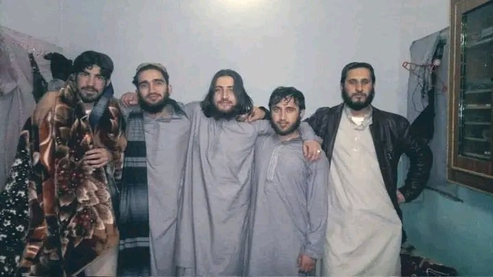 د اوسني امن او ازادۍ تللي فرشتې🤲😥
#تقبل___الله__طاعتكم