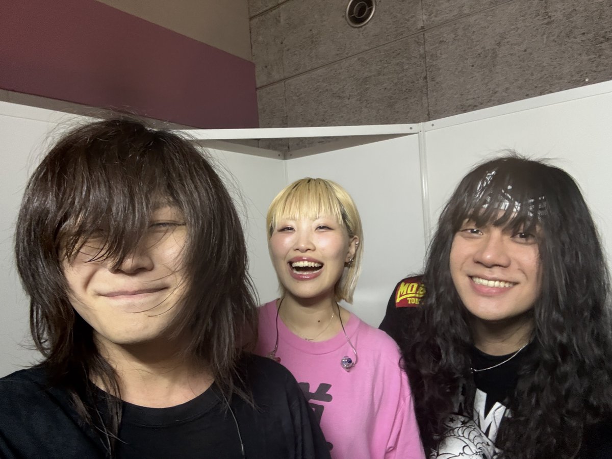 yabaT_official's tweet photo. 25.12.28 #レディクレ
1.dabscription
2.Tank-top of the world
3.USB
4.Blooming the Tank-top
5.あつまれ！パーティーピーポー
6.sweet memories
7.KOKYAKU満足度1位
8.ハッピーウェディング前ソング
9.無線LANばり便利
10.かわE
11.ヤバみ
12. NO MONEY DANCE
en.喜志駅周辺なんもない https://t.co/Wanwv5lslm