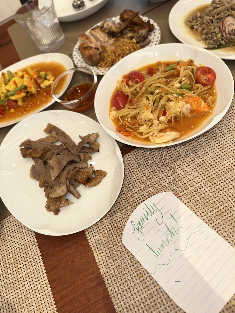 Benzthip 🌻🐇 tweet media