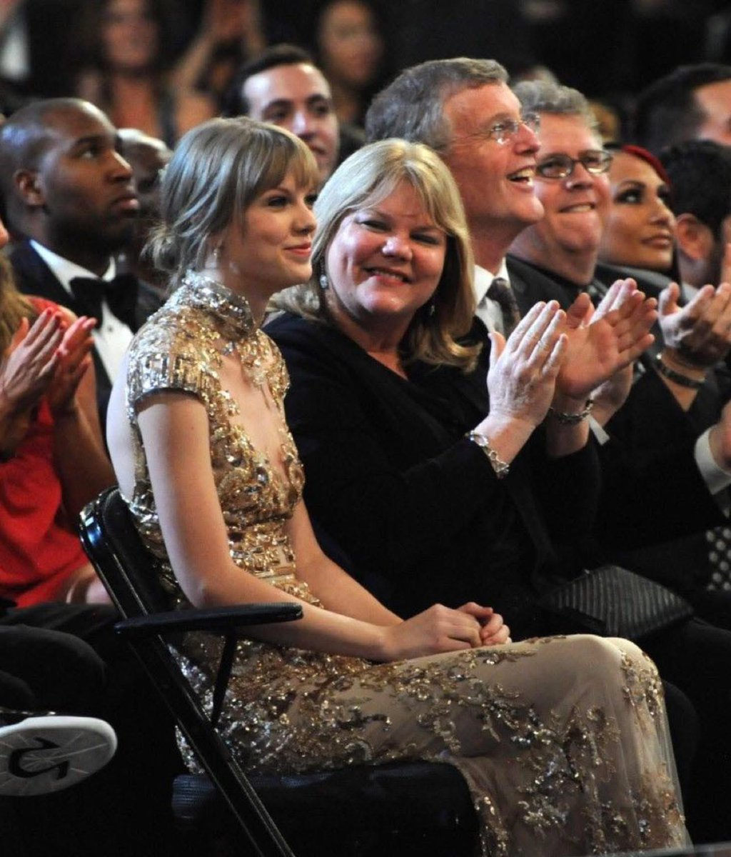 bl13swifted's tweet image. A legendary look of pride and honor 🥹😭