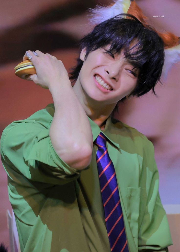 Baby_bread_28's tweet photo. 주황색 염색하고 진짜 닉이 되어 돌아왔어..... https://t.co/fEqfqRt0j8