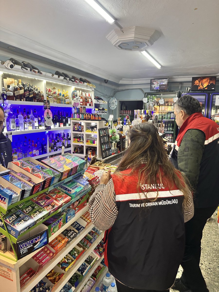 5996 sayılı Kanun kapsamında; halk sağlığını korumak amacıyla, yılbaşı öncesinde denetimlerimizi yoğunlaştırdık. 

İlçe müdürlüğü olarak tüketimi artması beklenen ürünlere yönelik denetimlerimizi hafta sonu dahil hız kesmeden devam ettirmekteyiz. 

#güvenilirgıda

<a href="/isttarimorman/">İstanbul İl Tarım ve Orman Müdürlüğü</a>