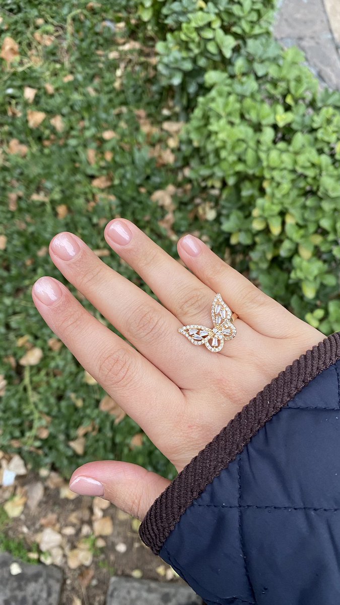 Kosarf21 tweet media