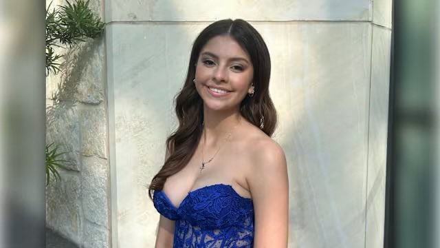 MarinaMedvin's tweet image. BEXAR COUNTY, Texas – Camila Mendoza Olmos, 19, has been missing since the morning of Christmas Eve.

The sheriff’s office describes Camila as 5 feet 4 inches tall and weighing 110 pounds. She was wearing a baby blue hoodie with black details, baby blue pajama pants and white…