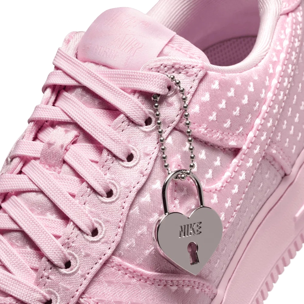 fullress's tweet image. 【2026年 1/14 発売】
NIKE AIR FORCE 1 LOW SE “Valentine 2026/Pink Foam/Black” (ナイキ エア フォース 1 ロー “バレンタイン/ピンク/ブラック”) [IQ9965-601]

fullress.com/nike-air-force…