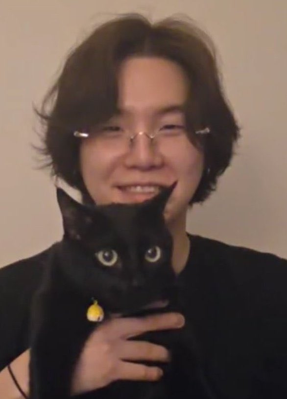 yoon. (@itssugagirl) on Twitter photo 