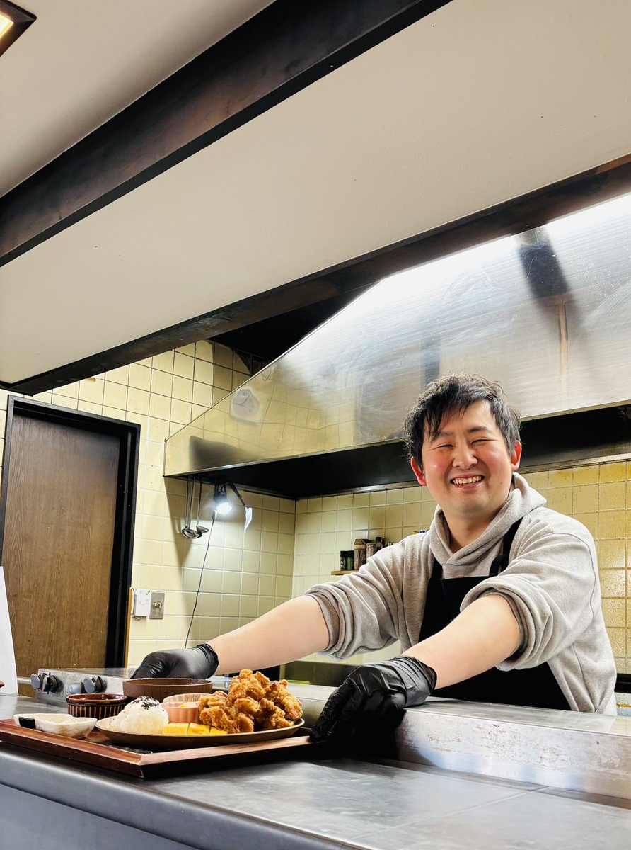 YorkieBrothers's tweet photo. 能勢のふくふくさんへ
ランチは唐揚げのワンプレート、デザートにシュークリームをいただく。
オーナーのナオトさんともしばし談笑。
今年もお世話になりました。
＃能勢
 ＃ふくふく https://t.co/8SoyHd2vyC