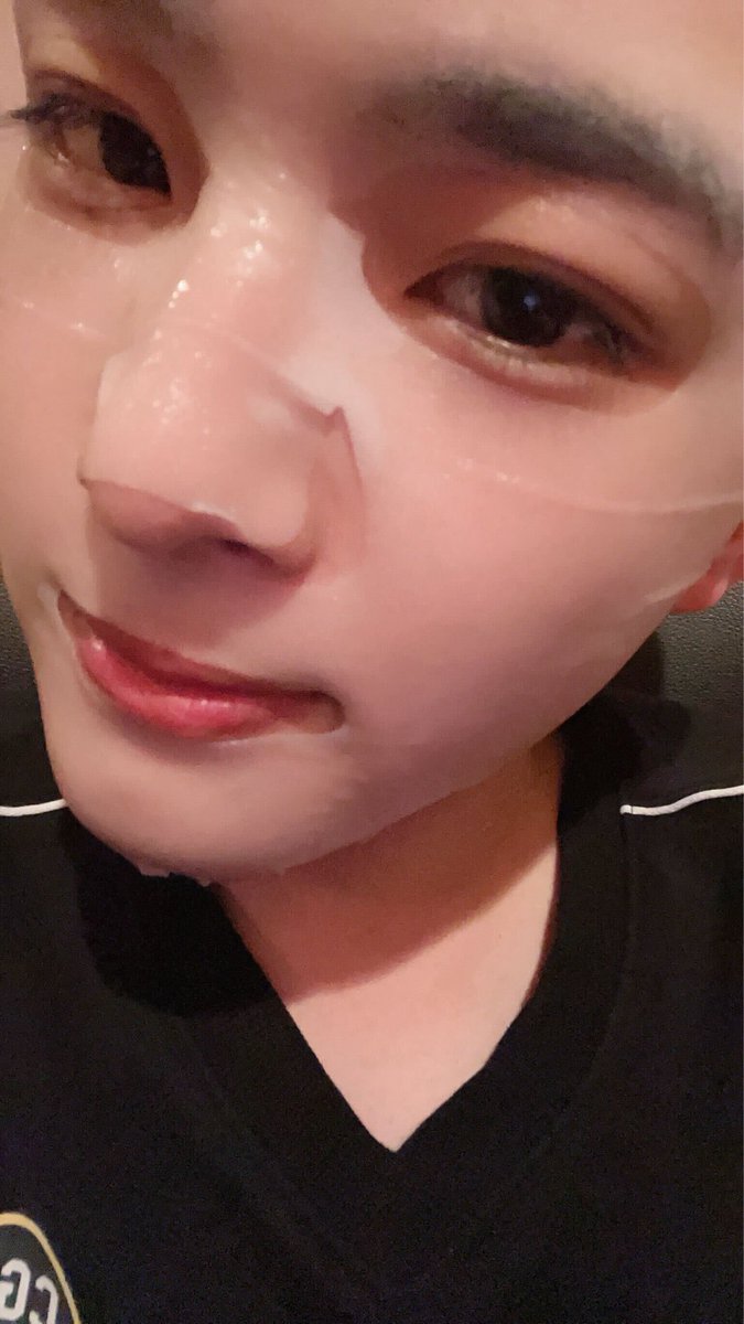 aoringchan's tweet image. 02년생일남 얼굴수준보실분
12년생아니고? 너기믹하지마