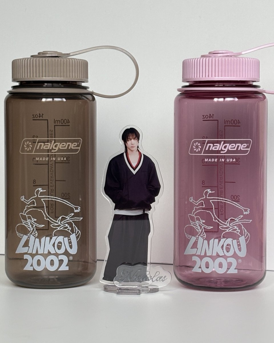 #RT 추첨 3분께
LINKOU 2002 bottle
¹체리 색상 ²B급 보내드립니다 ~ ~

(B급 기준: 쓸 수 있어요 너무 멀쩡해요 근데 제가 팔기 좀 그랬어요......... / 25년에 뽑고 26년에 보낼게요...........)