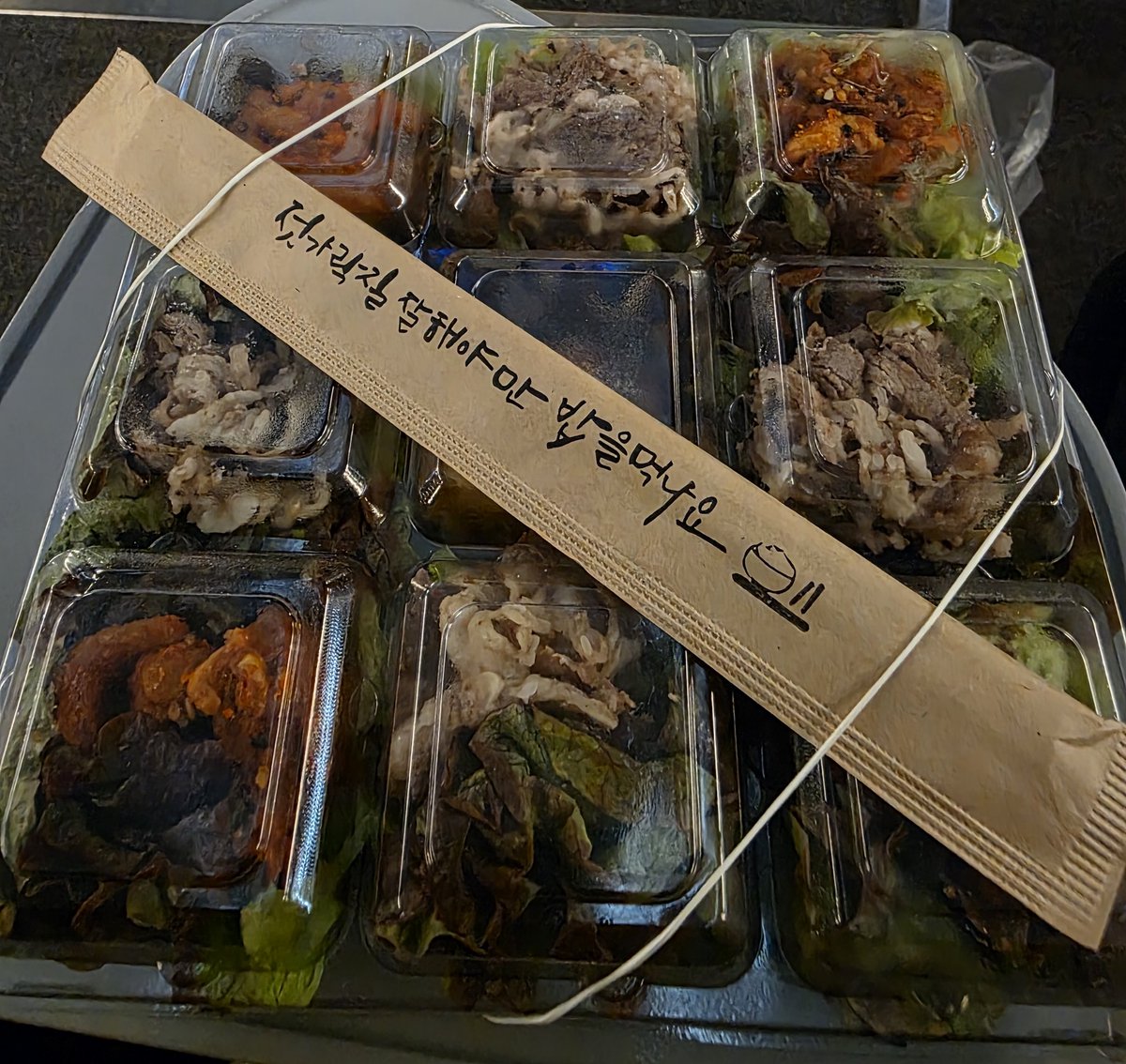 MYidisecrets's tweet image. 케텍스 타고 집가면서 쌈밥 허겁지겁 먹엇어요
언니들 또 사주세요.~💕 EZR