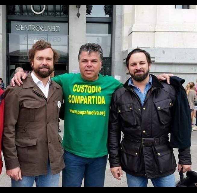 Hoy conocemos otra pérdida muy triste. Víctor Bravo, padre, ex militar, infatigable luchador por la custodia compartida, y un histórico de los comienzos de Vox… ha fallecido en dolorosas circunstancias. Descanse en paz.