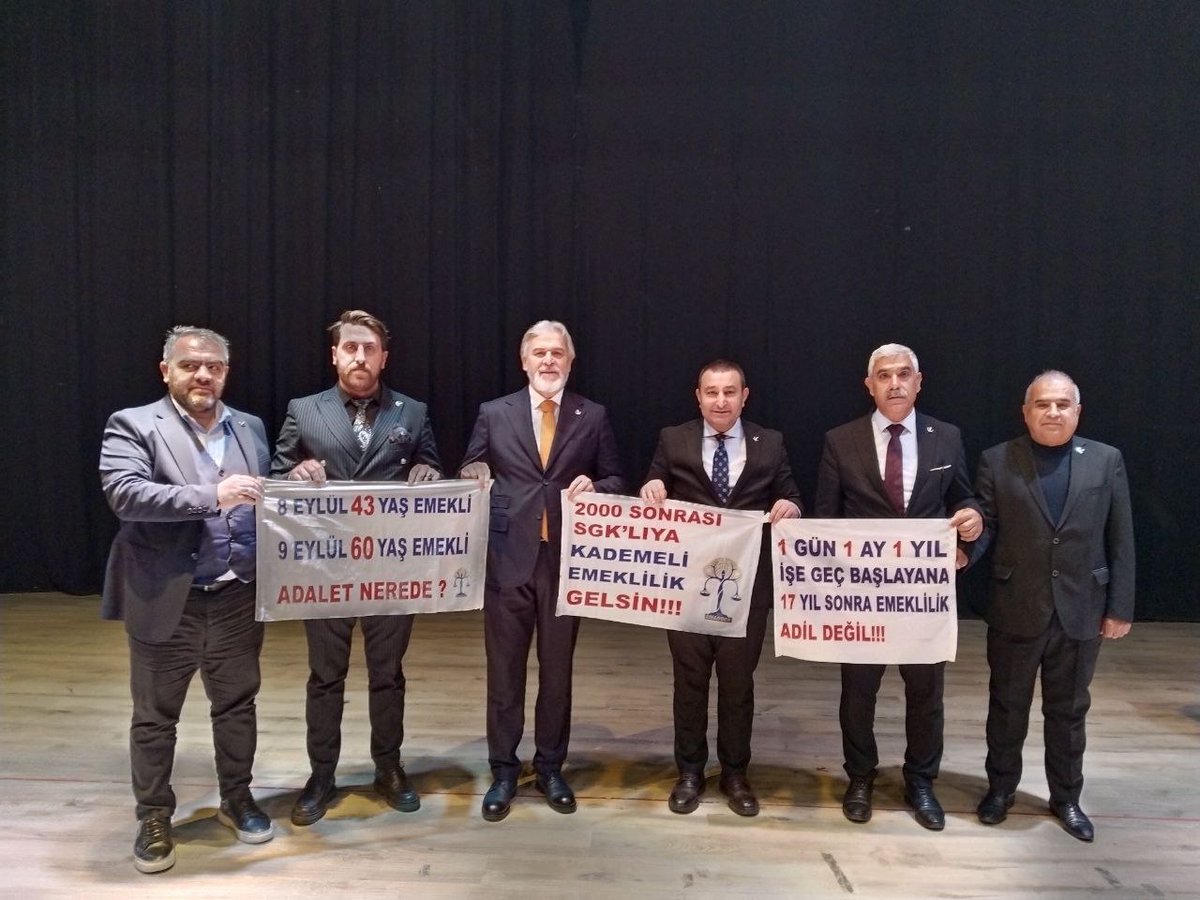 🔴 EMADDER - YENİDEN REFAH PARTİSİ İSTANBUL İL DİVAN TOPLANTISI | KADEMELİ EMEKLİLİK DESTEĞİ

<a href="/MehmedAltinoz/">Mehmet Altınöz</a> 
<a href="/nuriozatatr/">Nuri ÖZATA</a>
<a href="/ahmetyetimoglu_/">Ahmet Yetimoğlu</a>
<a href="/rpahmetgurses/">Ahmet Gürses</a>

Emeklilikte Adalet Derneği olarak, Yeniden Refah Partisi İstanbul İl Divan Toplantısı’nda kademeli emeklilik talebimizi