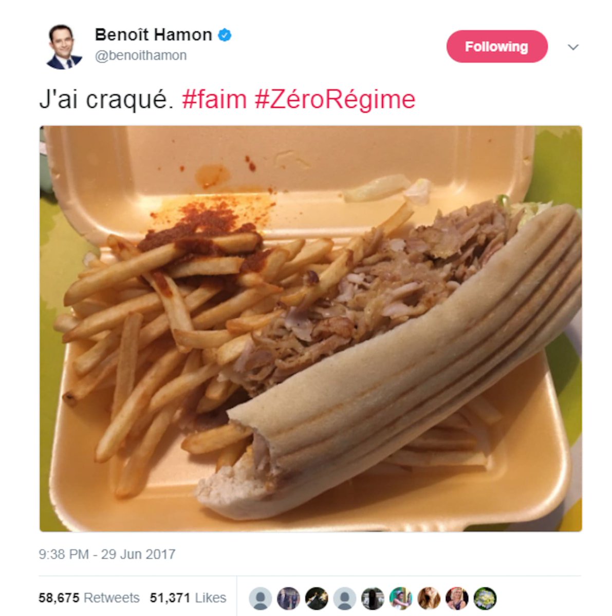 noenamnam's tweet image. Le kebab de Hamon qui fait plus de likes que le portrait officiel de Macron