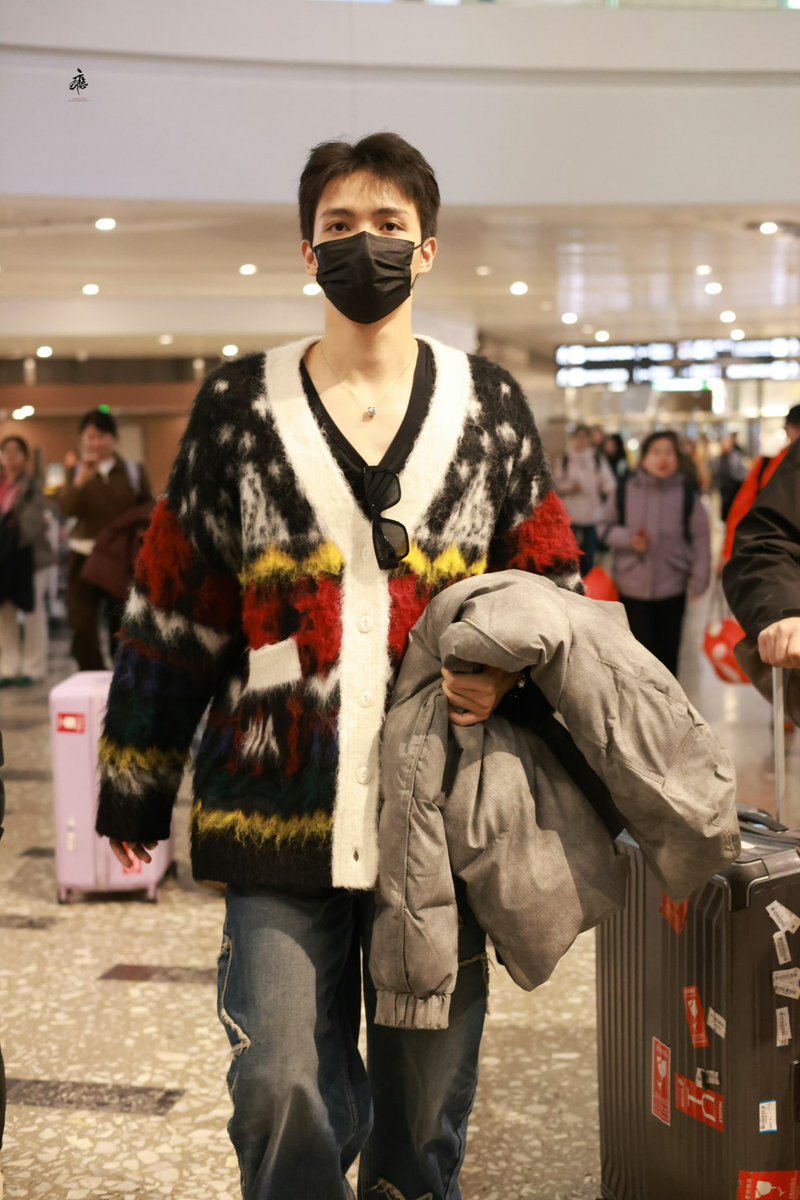 20251228｜ Beijing

ถึงปักกิ่งแล้วค่ะ 

(Credit:  瘾·罗一舟)

#หลัวอีโจว
#LuoYizhou 
#罗一舟