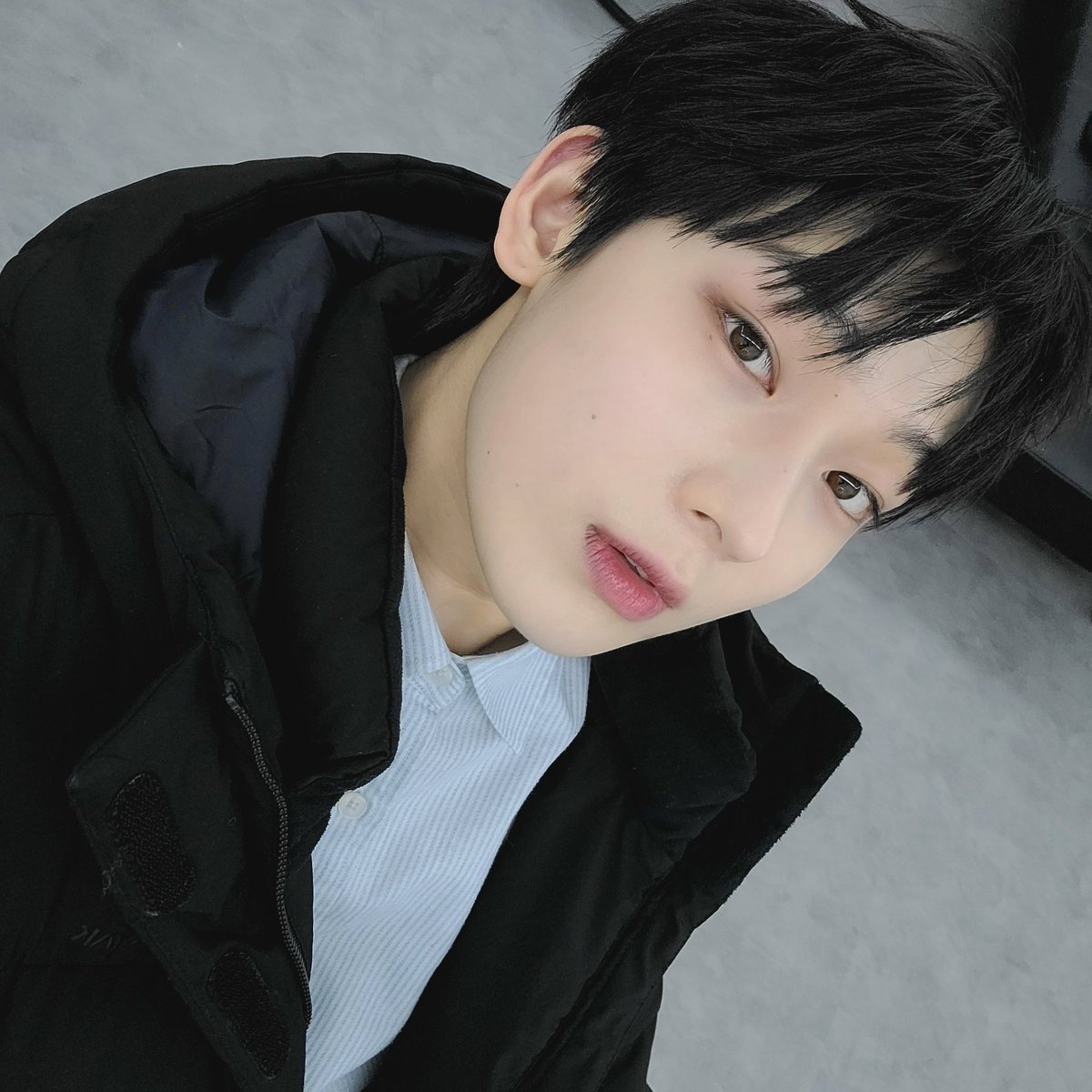 yearlyenhypen's tweet image. sunoo via twitter 4 years ago today with "ENGENEs goodniiight ~~💙

#SUNOO #SunooSelfieCollection #2022NewYear #ComeOn #Welcome #Goodnight
"(2nd january 2022)
trans:enhypenupdates