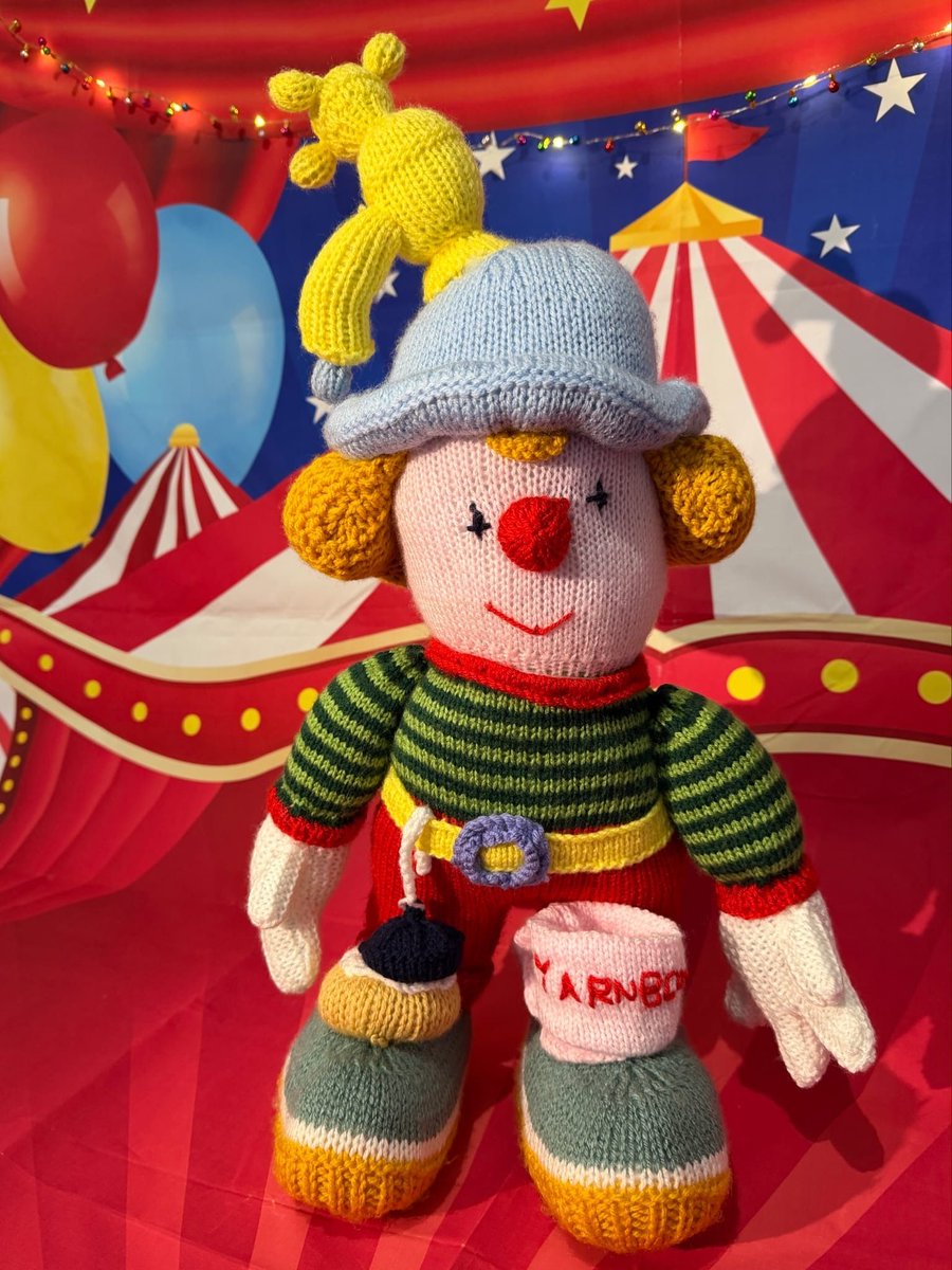 🎪 "The Christmas Circus is in Town" trail is on NOW!
Can you find Minty the clown? 
Find all 23 in Hertford shop windows. Complete the trail &amp; enter to win a prize! Map: buff.ly/6T3YKgJ
Love him? Bid for him in our auction here: buff.ly/47whWhy 
<a href="/HertfordTC/">Hertford Town Council</a>