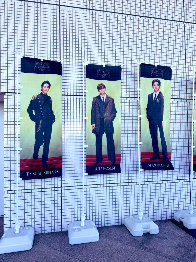 Springhorse_45's tweet image. 舞台を自由にぴょんぴょん飛んで叫んでヘドバンして髪振り乱して仲間とわちゃわちゃ戯れ楽しむ姿、ハンサムの舞台でしか得られないものがあったなぁ
そうそう観られなくなるのは悲しい🥹
役を背負わない自由で自然な笑顔、そして涙、胸に手を当て天を見上げる姿、胸に刺さりました
また会えます様に✨