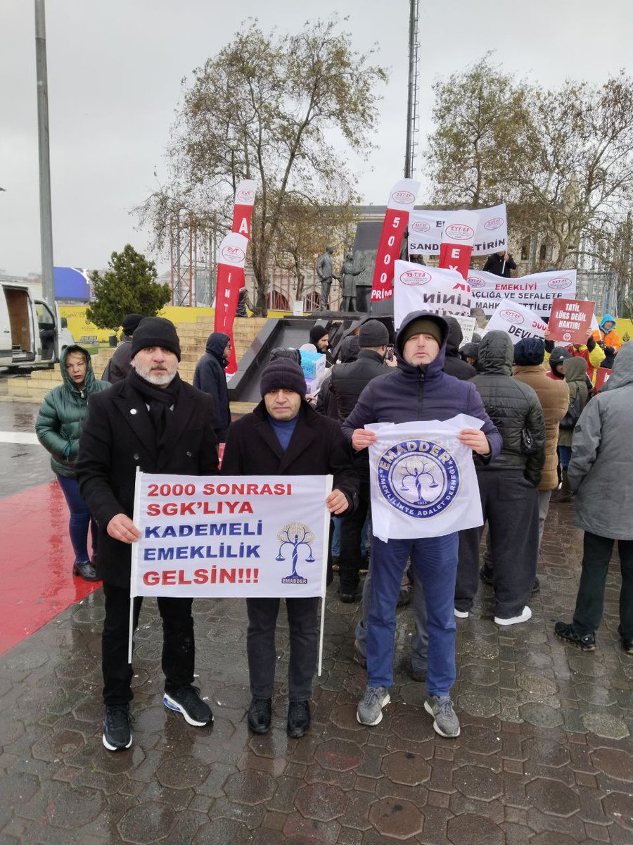 EMADDER – İSTANBUL TEMSİLCİLİĞİ
SAHA ÇALIŞMASI

<a href="/zaferpartisi/">Zafer Partisi</a>
<a href="/umitozdag/">Ümit Özdağ</a>
<a href="/ma_cenkci/">Mehmet Akif Cenkci</a>
<a href="/ZaferPartisi_34/">Zafer Partisi İstanbul İl Başkanlığı</a>

“İnsanca ve onurlu bir yaşam her vatandaşın hakkıdır.”
Bu temel ilke doğrultusunda düzenlenen EYT ve Emekliler Federasyonu basın açıklamasına, Emeklilikte Adalet Derneği İstanbul