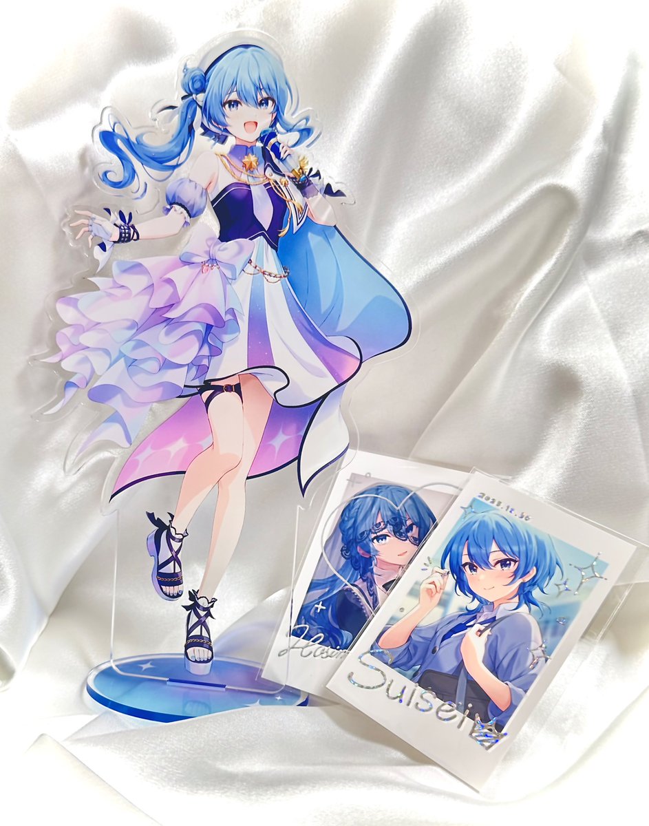 アクスタとチェキこんな感じです〜🫶✨️ 大きい..！！