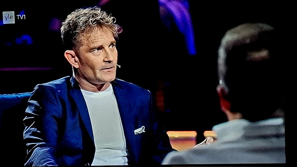 MaipuMaire's tweet photo. Lenni Kalle vieraana 27.12. #ElämäniBiisi klassinen mus.🎻🎷 vierellään säveltäjä Anna-Mari Kähärä⬇️
Uusinta alkoi Tv1 klo 14.20 ja #areena👍🏽 https://t.co/X58s5XzX80