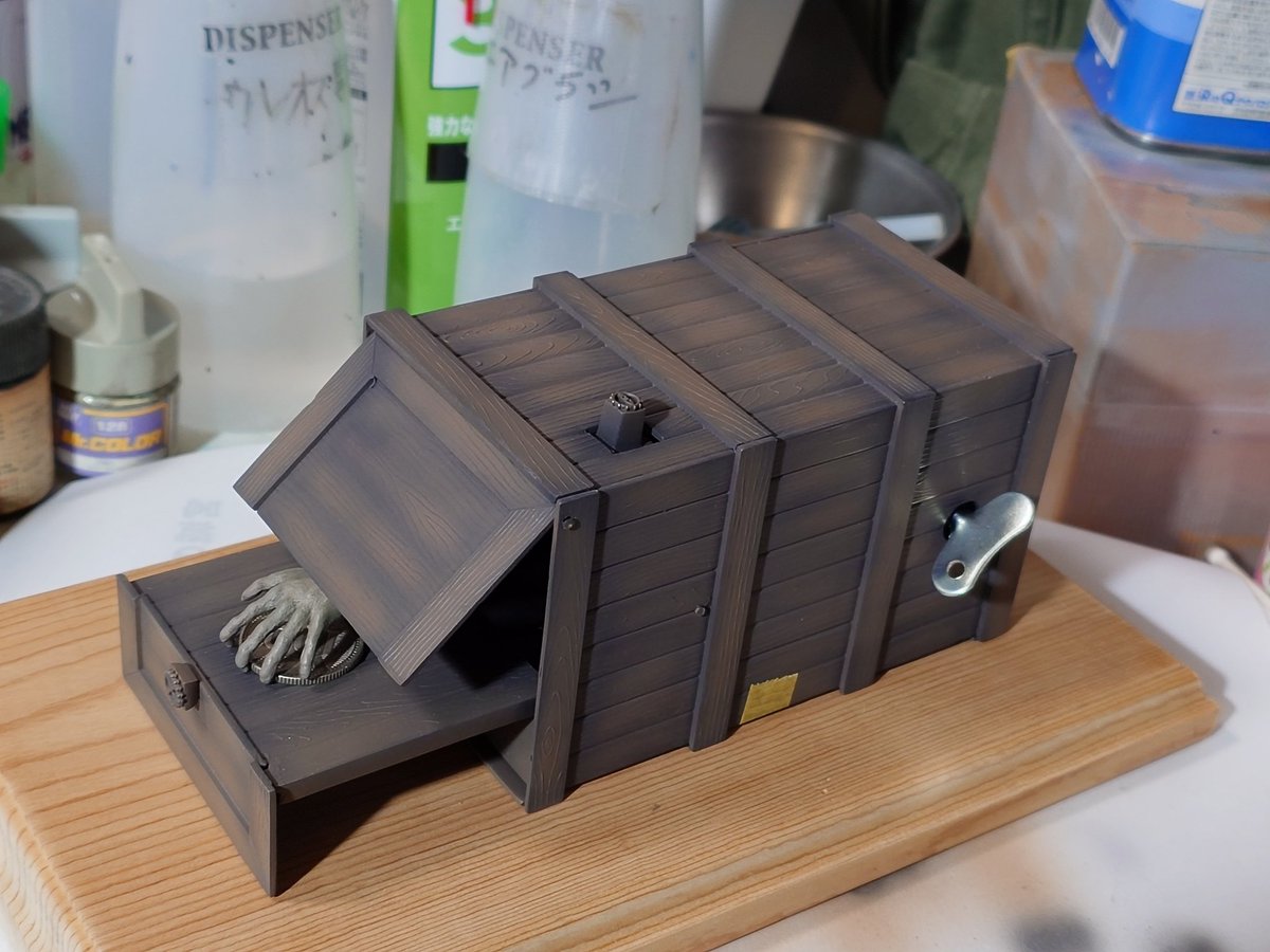 駄プラ 昭和駄プラ、有井製作所ゴーストボックスを真面目に色塗り。