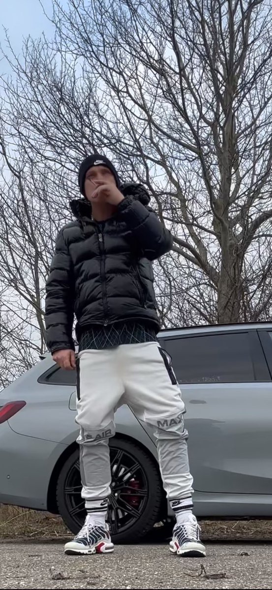 prollmaster1's tweet image. Smoke and dominate