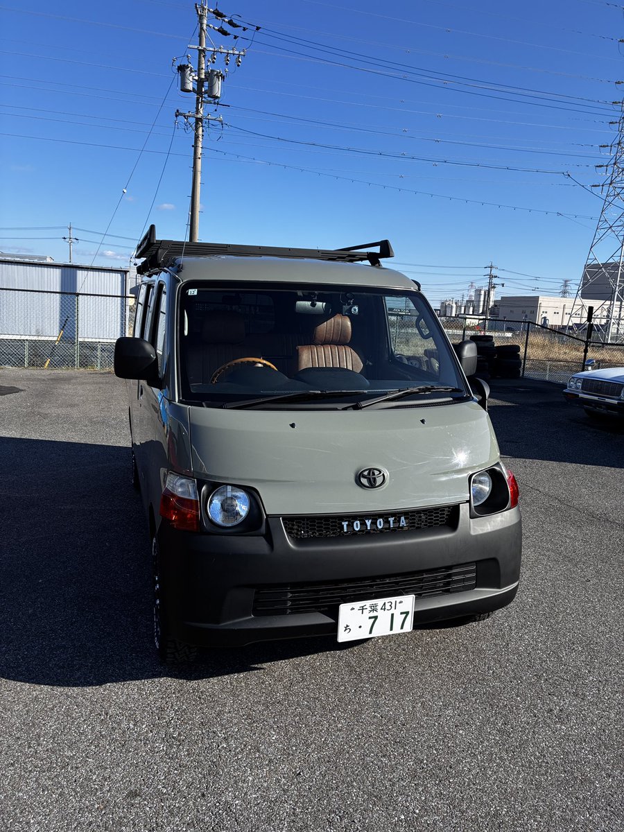 Ryo_nerd_cs's tweet photo. という訳で無事に受け取って来ました！
TOYOTA TOWNACE VANの丸目カスタムです！これが欲しくて岐阜まで行って来ました。契約と納車で2往復！笑
このNERD号でPAやリペアギターのお引き取りで関東を駆けずり回りますよー！ https://t.co/QuSAJrnoIm
