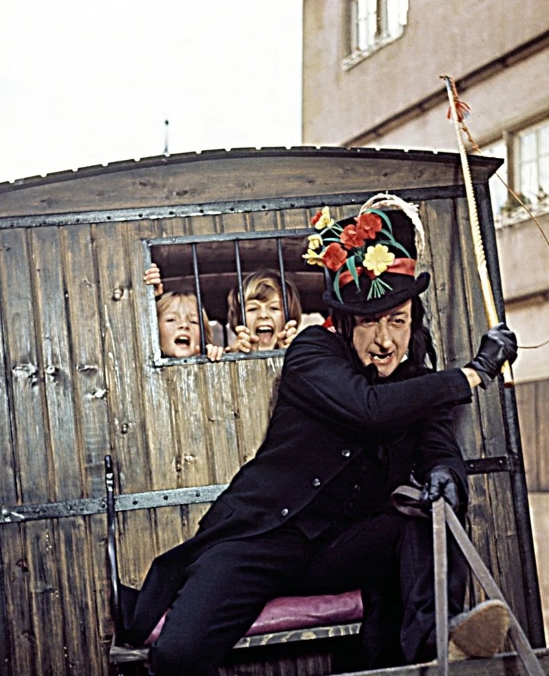 crit_gen's tweet image. I’d like to thank the UK Government for securing the release of my Uncle whose only crime was clearing the streets of orphaned children.