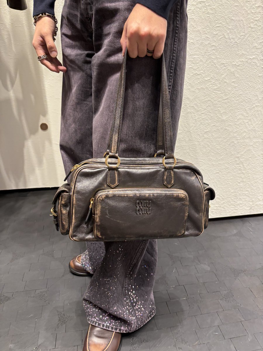 naa_erw's tweet photo. 今年のラストバイ、そしてベストバイ。miumiu https://t.co/bTS8o20A6A