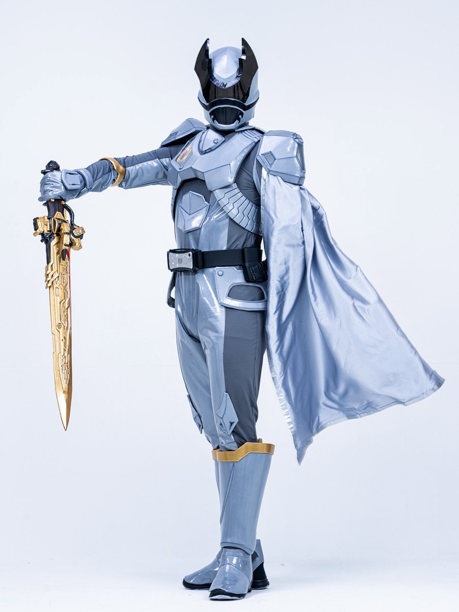 kazenowing's tweet image. 【cosplay】

Lord of the Shugod

#20251213王様大集合
撮影：@osa_gekka 
オオクワスーツ製作：@gomazarashi1110