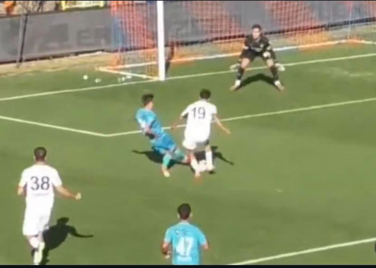 "Yeter Artık!"

​Sahada akıtılan tere, tribünde harcanan sese ve kulüplerin büyük fedakarlıklarla ortaya koyduğu emeklere yazık ediliyor. Artık mesele sadece "hata" yapmak değil; mesele, bu hataların bir sistem haline gelmesi ve adalete olan inancın yerle bir edilmesidir.

90