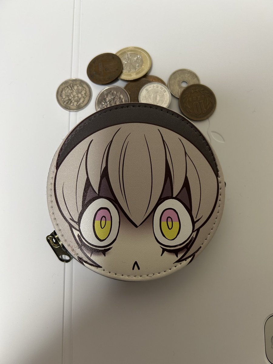 落としても誰もネコババしなさそうなぺこら様の財布✨