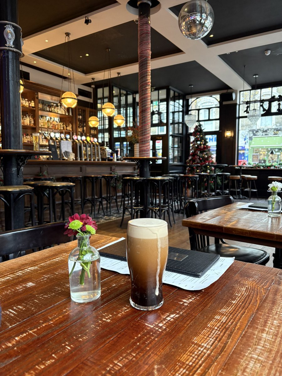 Pints on the Tube tweet media