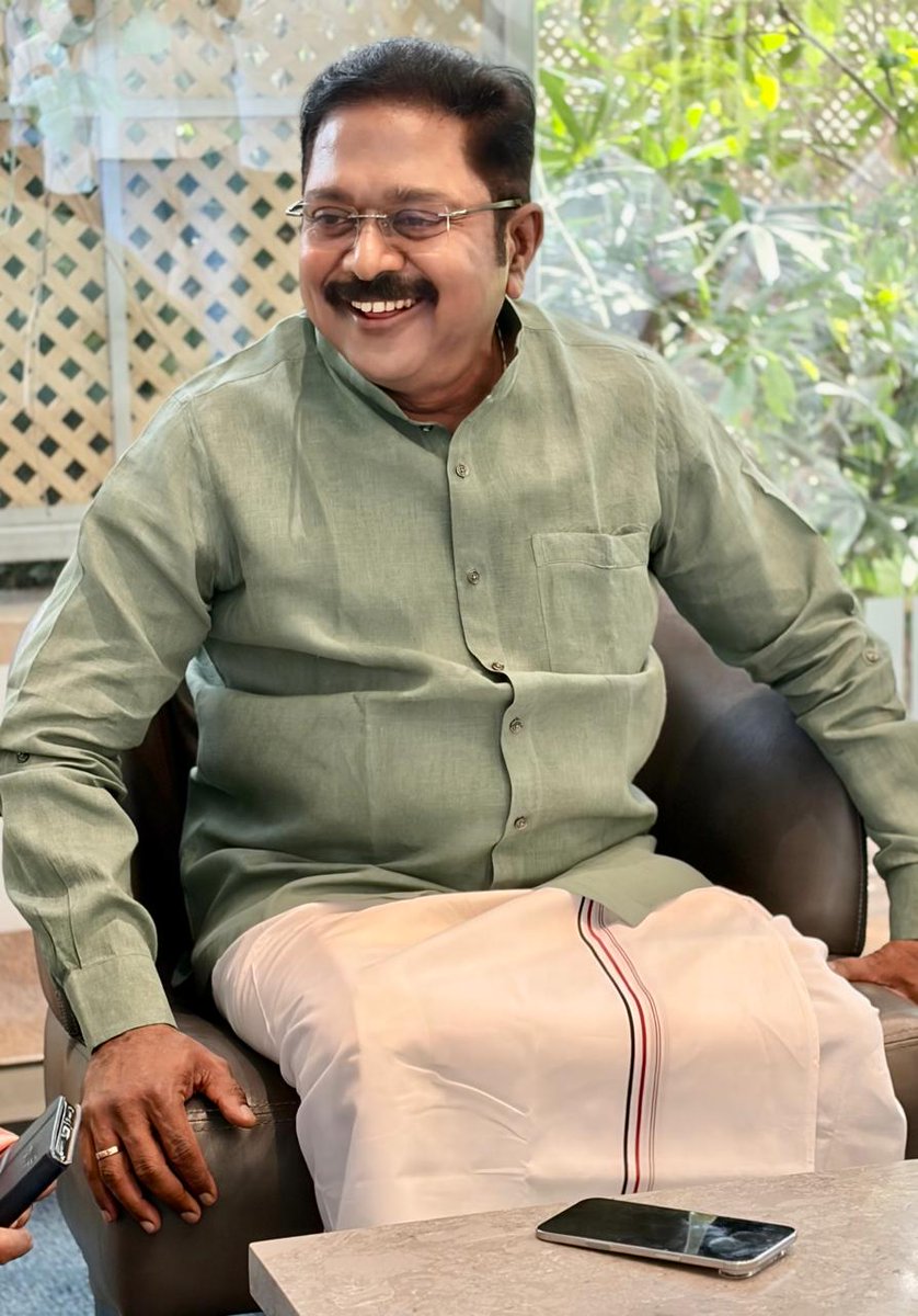 #தினகரனிசம்_வெல்லும் 

பெரிய கனவு எல்லாம் ஒன்னும் இல்லை. இந்த மனுஷன் ஜெயிக்கனும், துரோகம் பண்ணவனுங்க கூனி குறுகி நிற்கனும் ... அவ்வளவு தான் 😍😍😍
#TTVDhinakaran