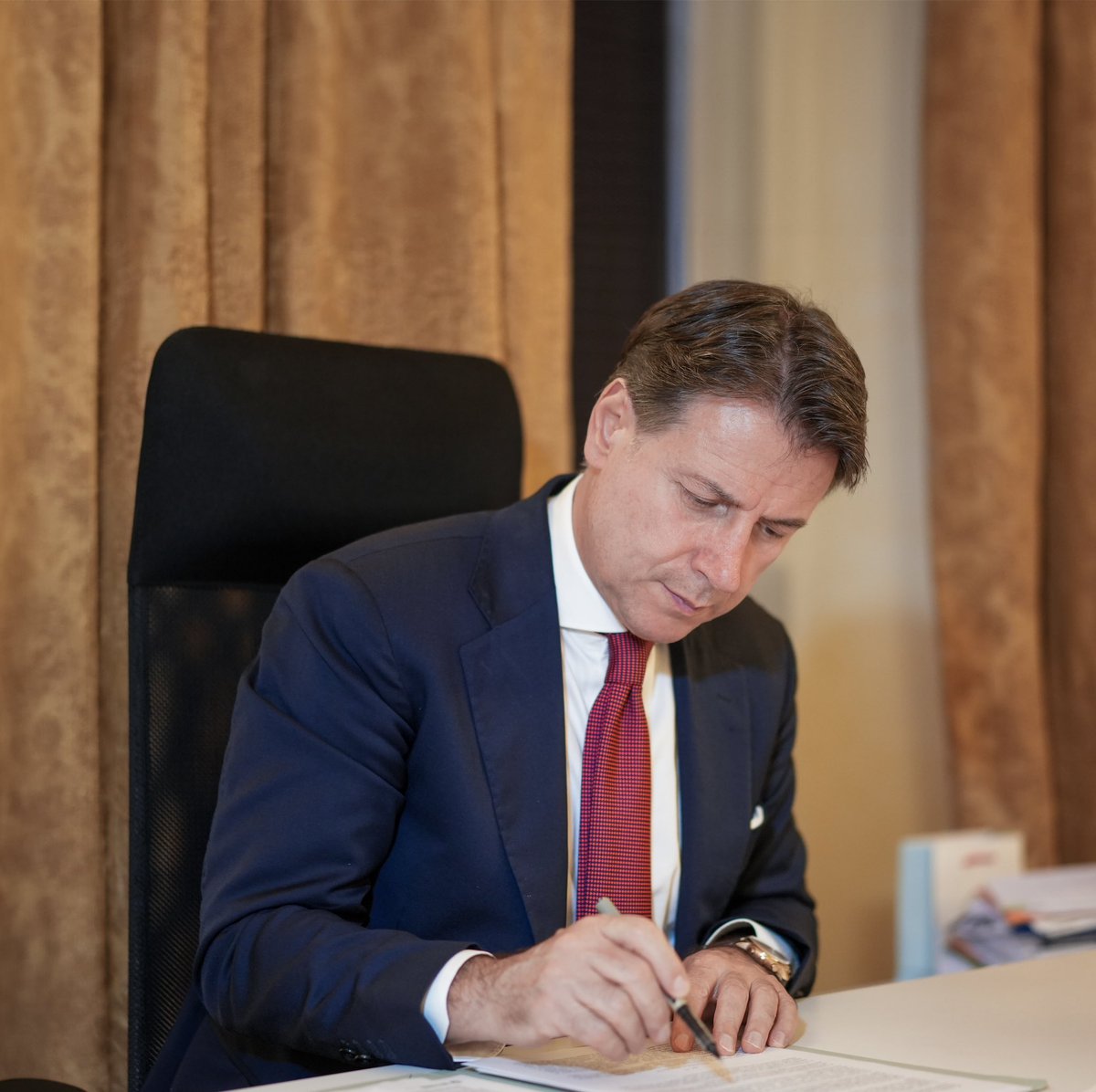 BASTANO DUE MINUTI: METTIAMO UNA FIRMA CONTRO LA CASTA

Dobbiamo dare un segnale contro la riforma Nordio che non serve alla giustizia ma solo a proteggere la casta dei politici e renderla ancora più intoccabile. Servono 500mila firme: sono tante in così poco tempo, ma sta a noi