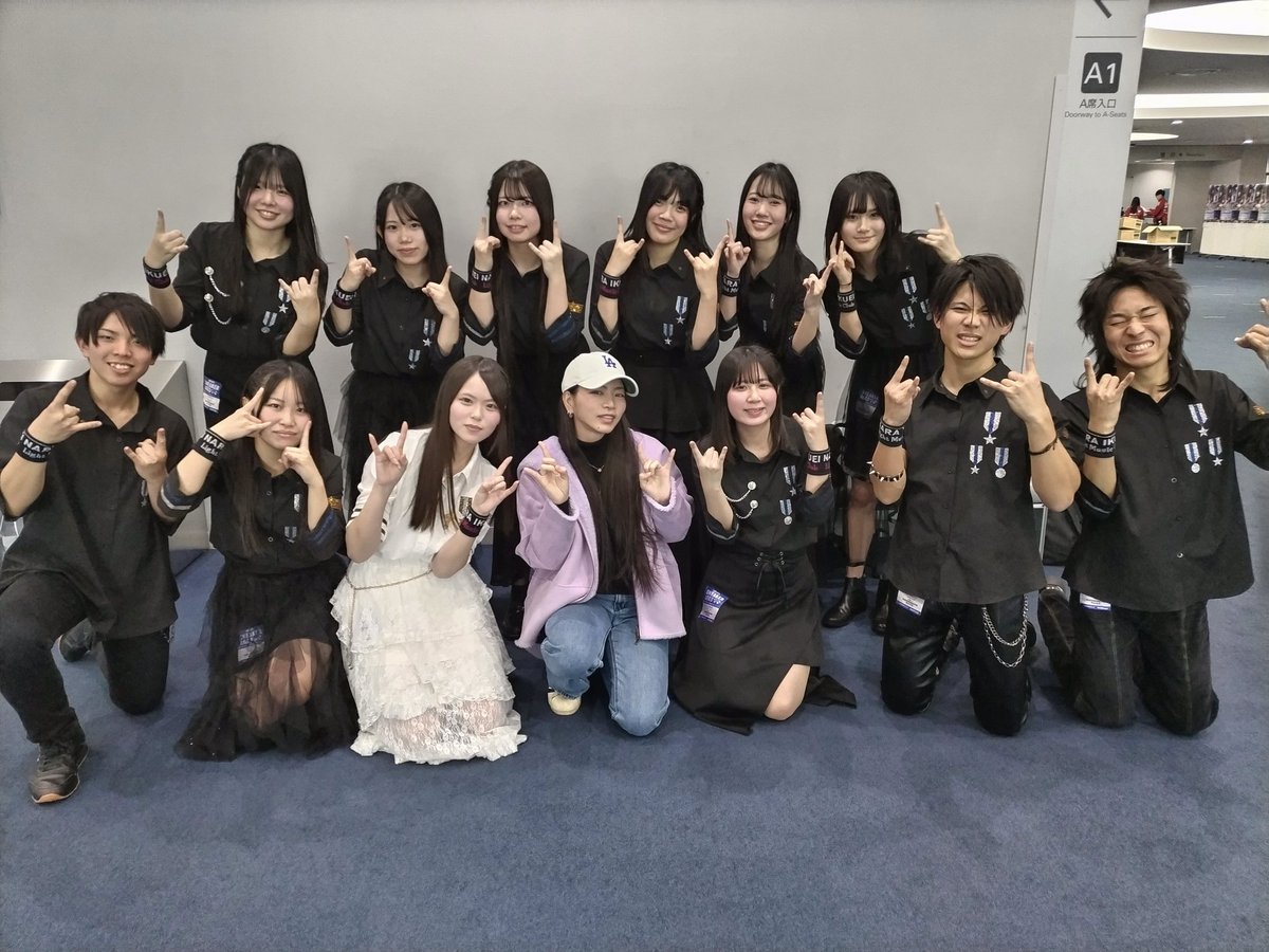 電音部 港白金女学院公式ラウンジトップ 黒 スニーカーエイジ全国大会 奈良育英軽音楽部、グランプリを受賞しま