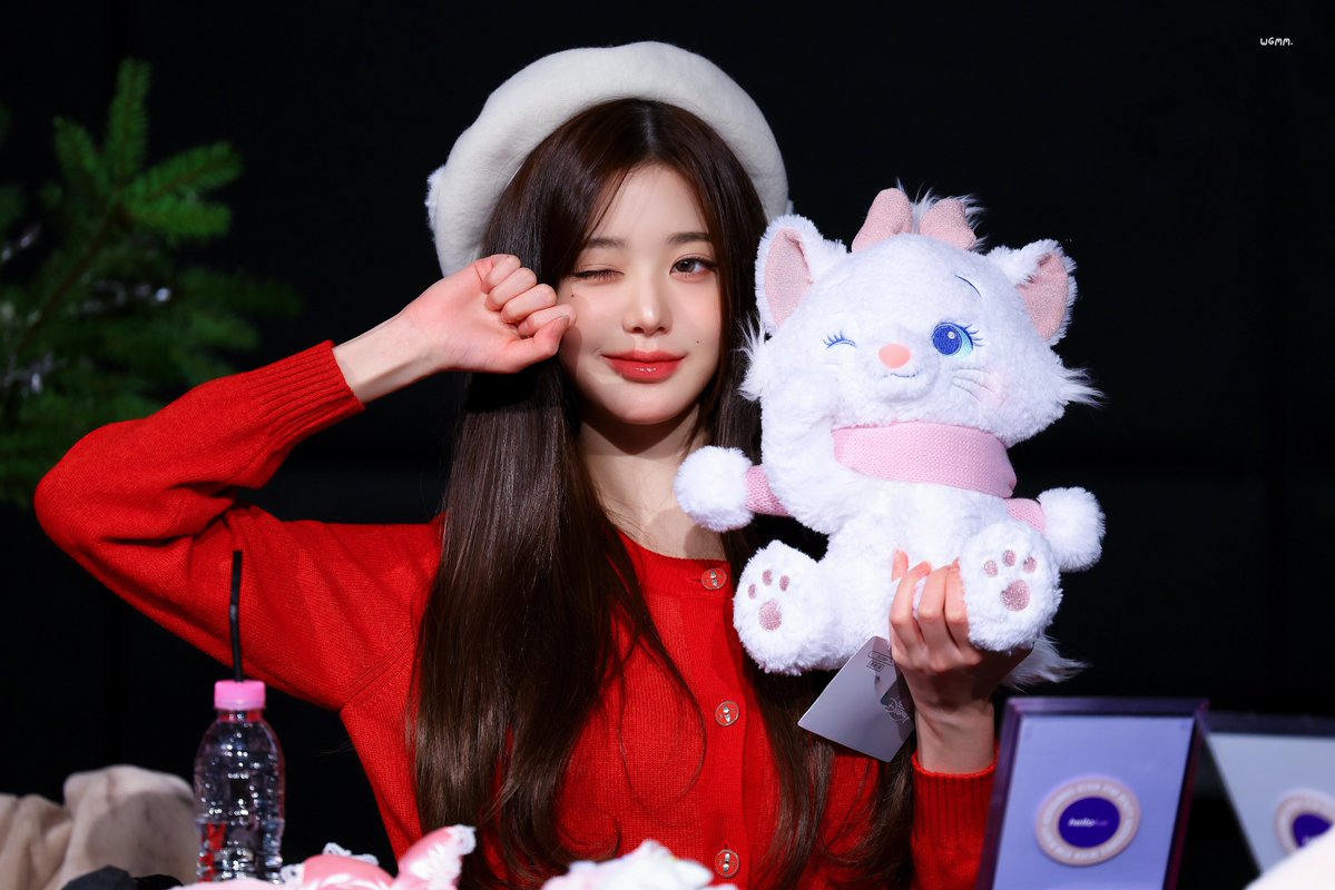 wgmm0304's tweet image. 251228 마리녕 🎀🩷

#IVE #아이브 #JANGWONYOUNG #장원영 #ウォニョン