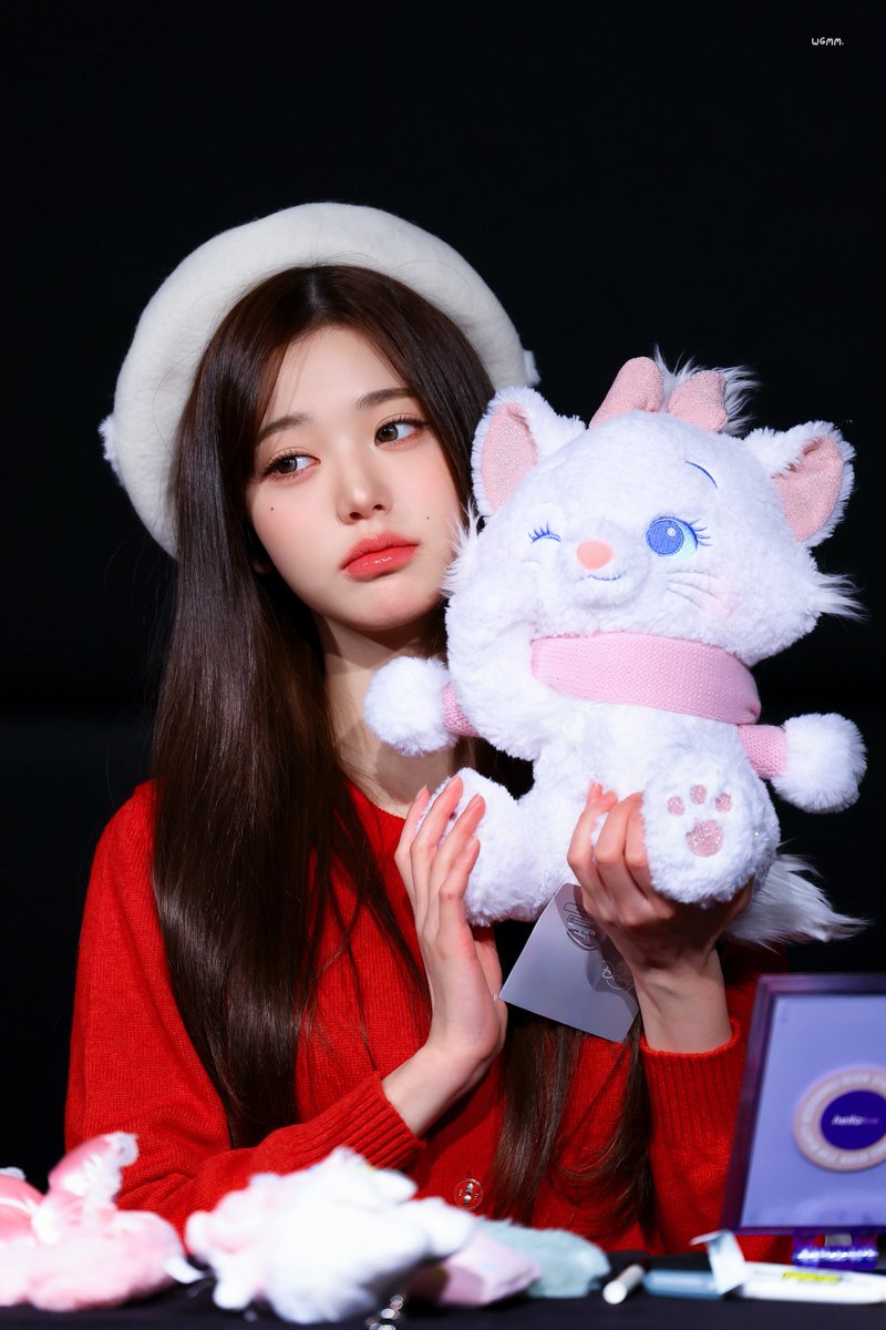 wgmm0304's tweet image. 251228 마리녕 🎀🩷

#IVE #아이브 #JANGWONYOUNG #장원영 #ウォニョン