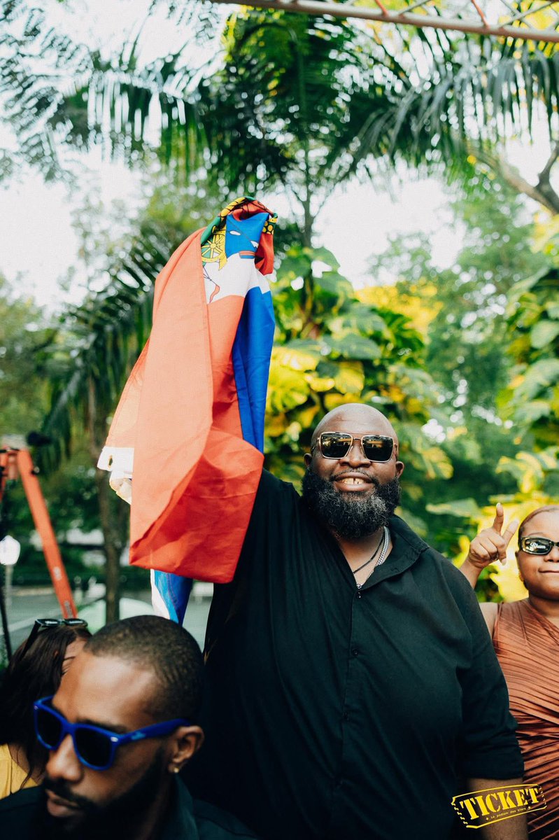 isaacaltidor's tweet photo. Mwen renmen peyi m #Haiti 🇭🇹
Mwen renmen VIBE nan peyi m
#CLIQUE @francismercier was 🔥🔥🔥
#NOSNATION friends who became #Family https://t.co/inft1StMw3