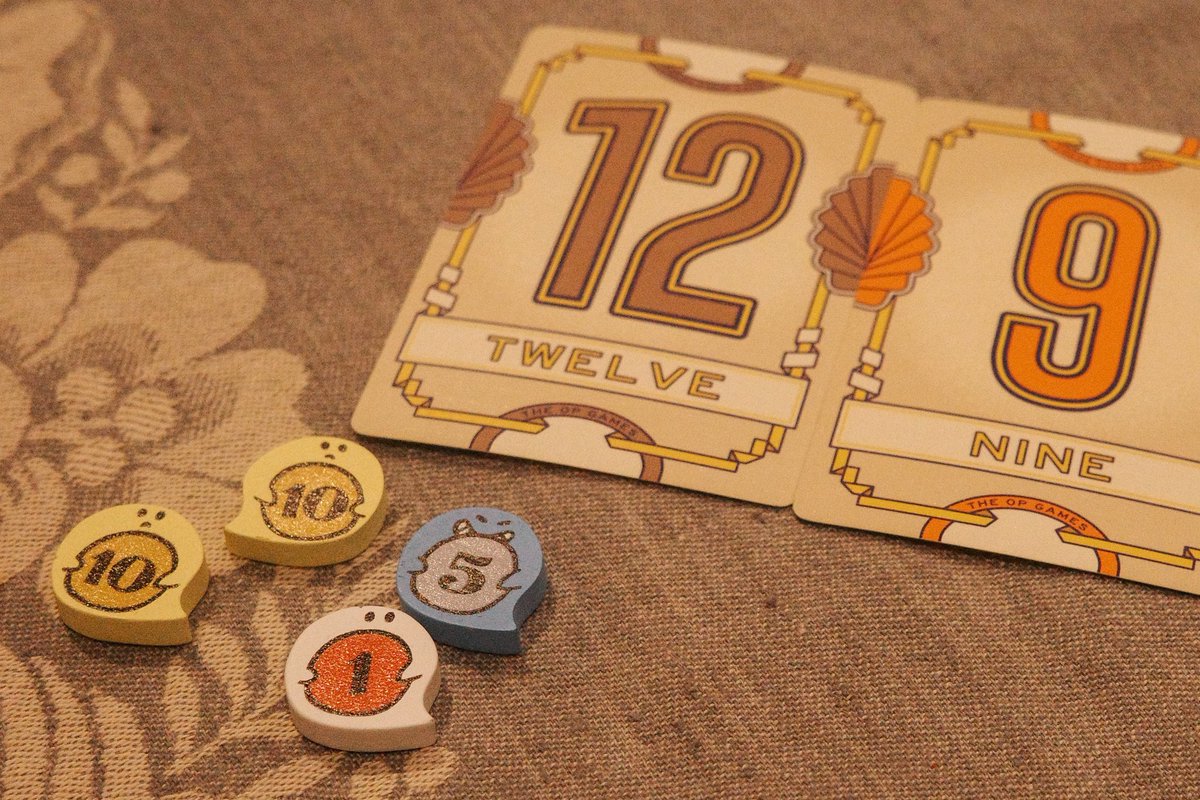 TheLibraryGamer's tweet image. Barbecubes was a pleasant surprise. Very simple dexterity game that makes good use of the box as a mini grill.

I LOVED Snowp. The scoring rules make the final shots of each round exciting as players plead for others to not eliminate their color.