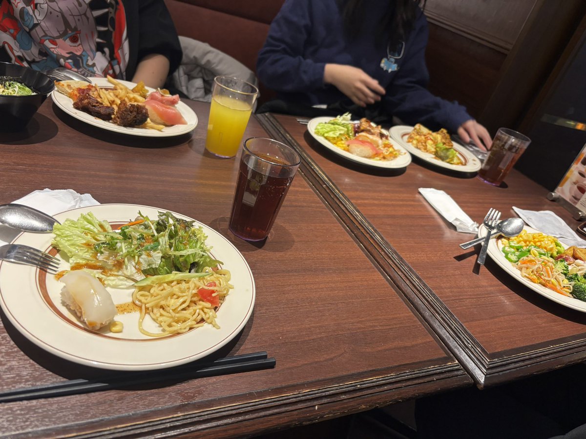 遅ーいけど！離脱してました‼️
相互さんたちとアフターもいった‼️
美味しかった！楽しかった‼️
会えなかった相互さん多すぎて😭
良いお年をー😭🙏
#アコスタ万博記念公園
