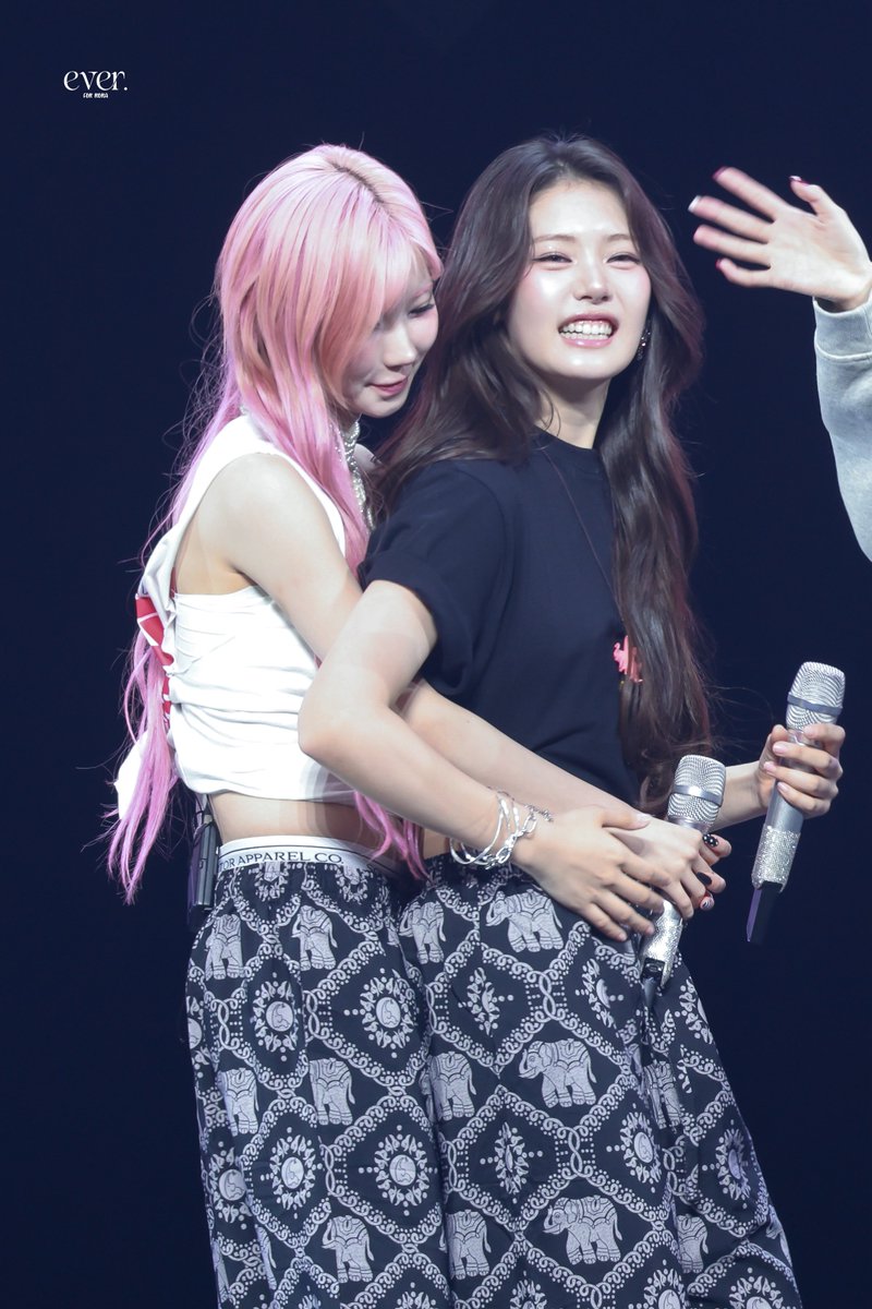 251228 

#RORA #로라 
#BABYMONSTER #베이비몬스터
#이다인 #ローラ