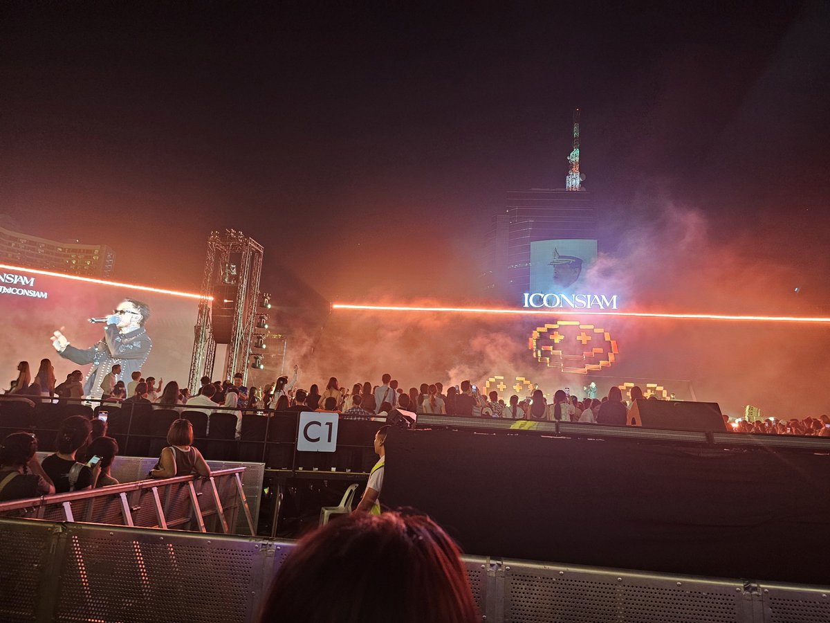 wthizdis tweet media