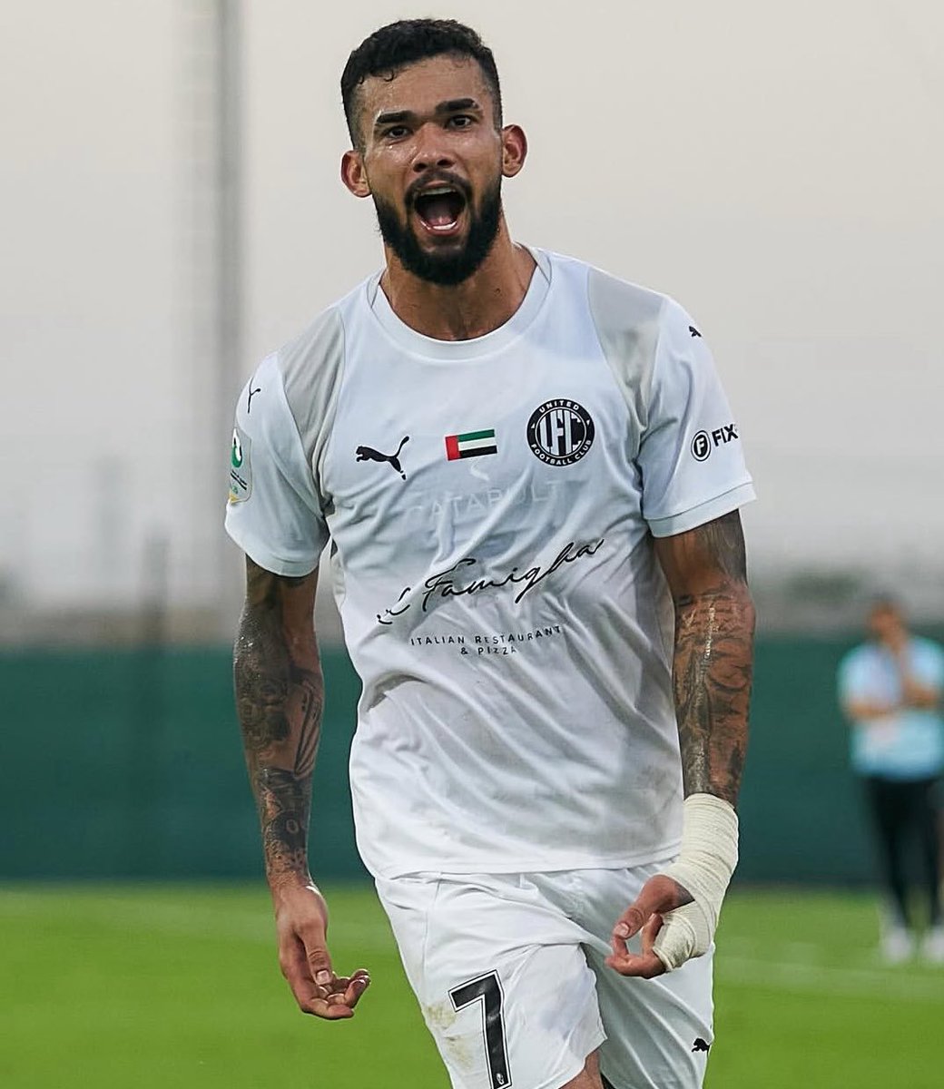 RogerioScarione's tweet photo. Coritiba fechou a contratação do meia Gustavo, de 23 anos, que estava no United FC, dos Emirados Árabes.

O jogador já está no Brasil e se apresenta nos próximos dias. Gustavo chega ao Coxa por empréstimo até o fim da temporada. https://t.co/QWx20LhKYA