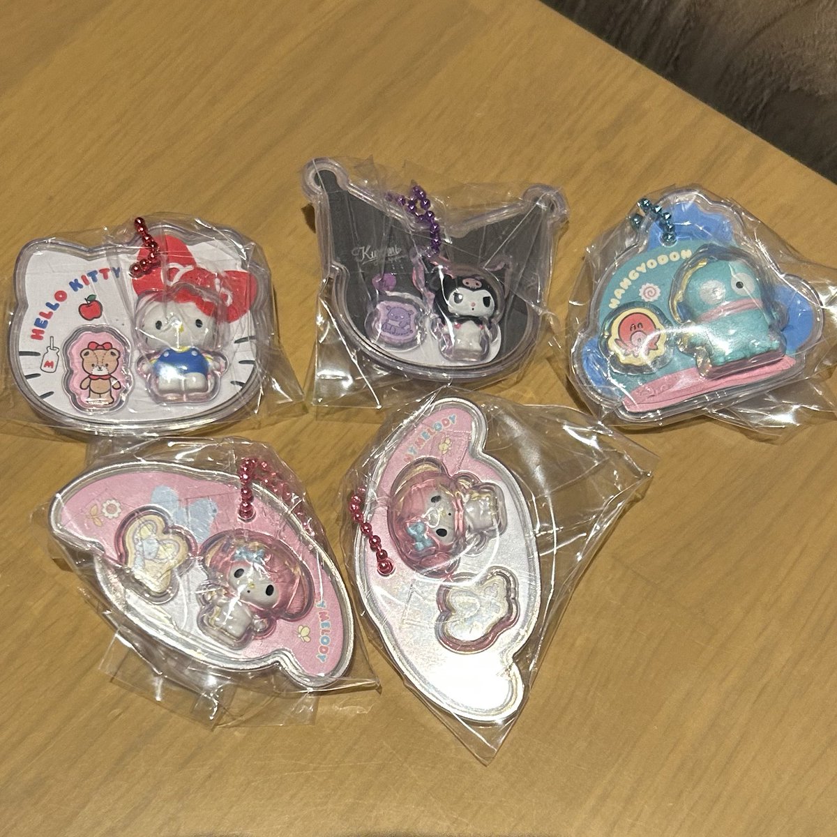 iwammer's tweet photo. サンリオキャラクターズのチョコボーロ買えた！
欲しかったキティちゃん当てられたーー🥹❣️
配列無し、しんどすぎん？
店員さんも「この一箱しか入荷ないです」言うてて、この箱にキティちゃんおらんかったら…と震えながら買った。笑 https://t.co/C0g4o1vGO3